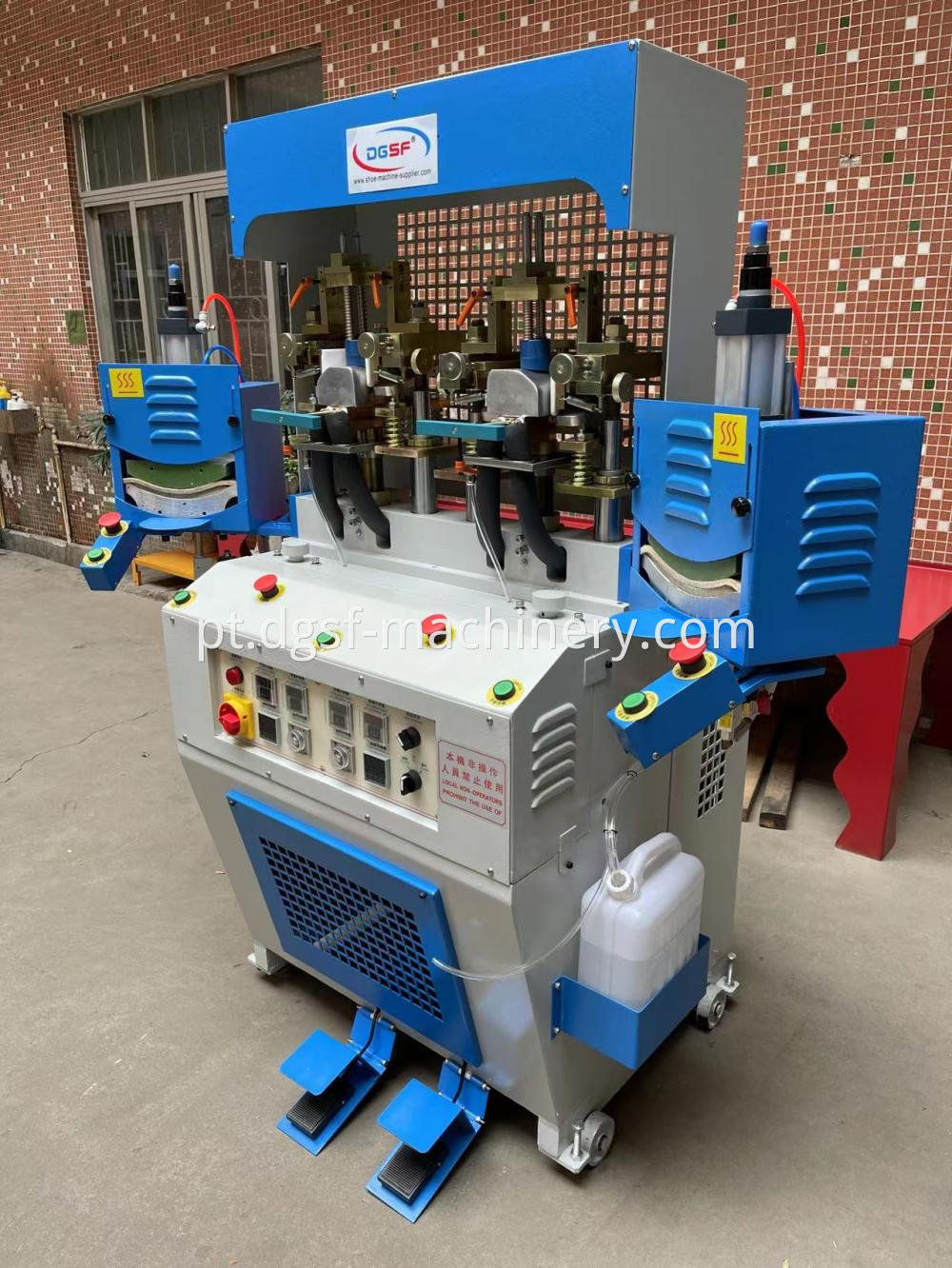 Double cold and double hot toe molding machine